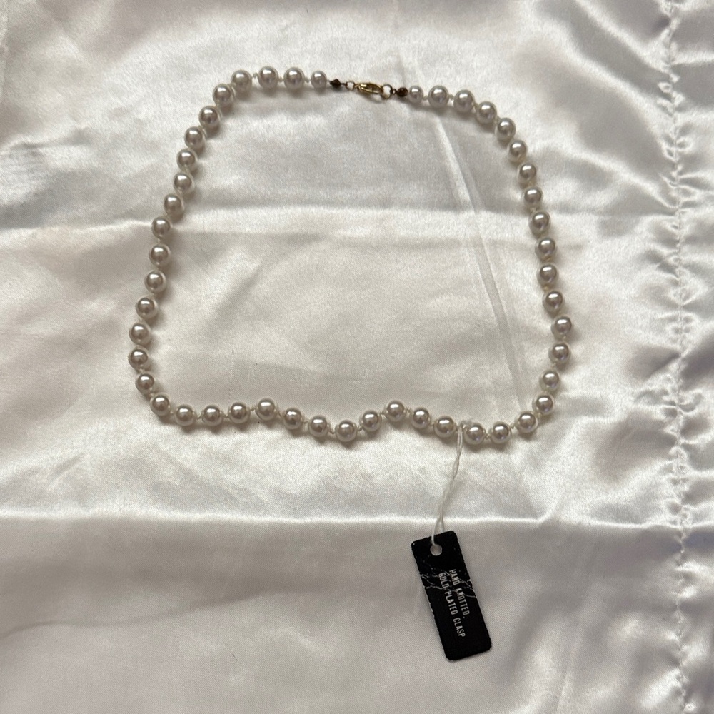 Elegant White Pearl Necklace